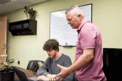 Intern works with incubator member